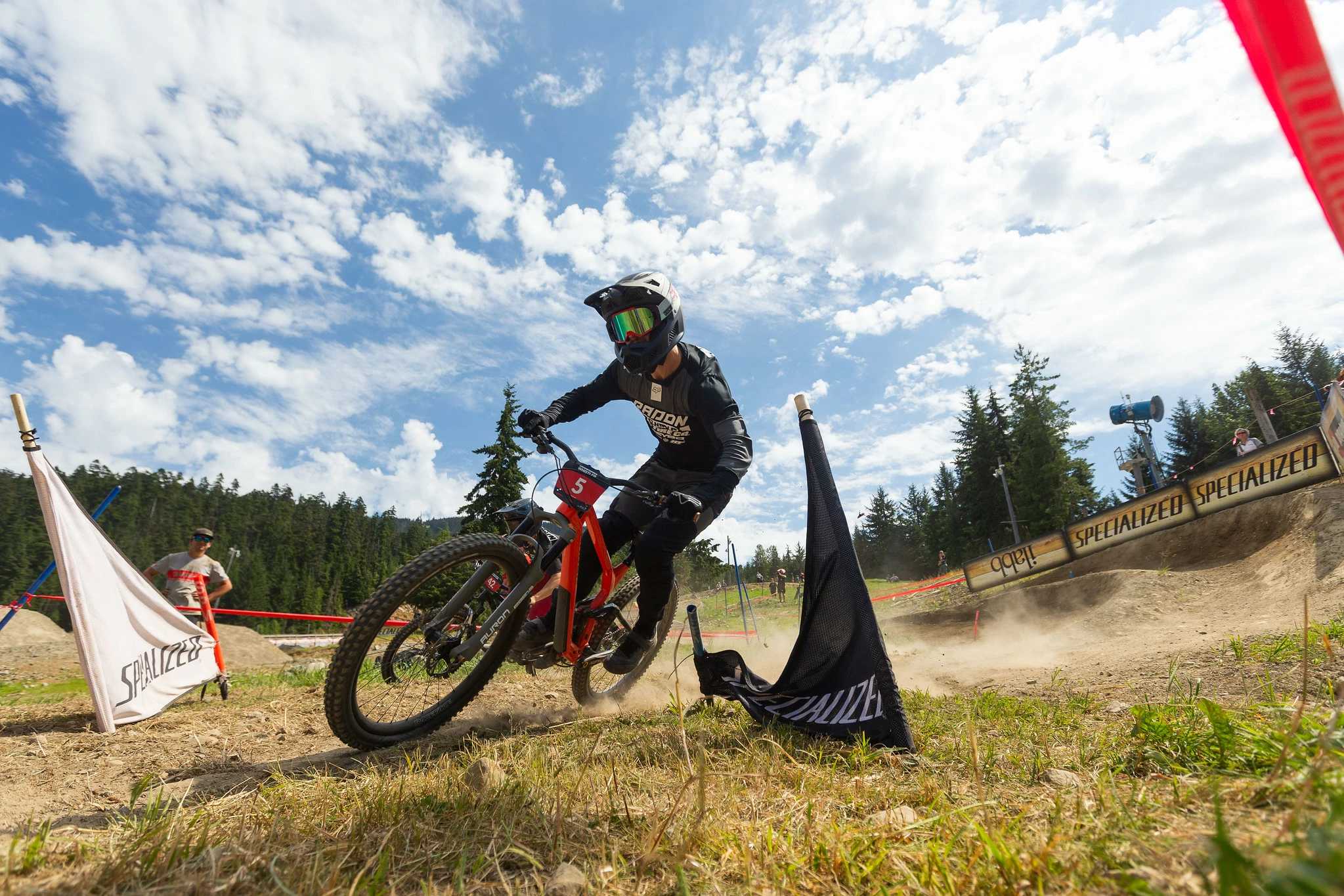 Page de garde -Vélos Hybrides Soldes Boutique 300606215 10160395034417867 3054811138684447338 n