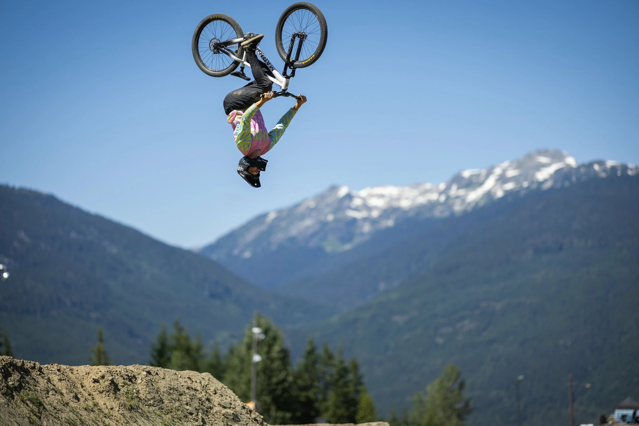 Page de garde -Vélos Hybrides Soldes Boutique 310808794 10160465408162867 5362873512010116696 n